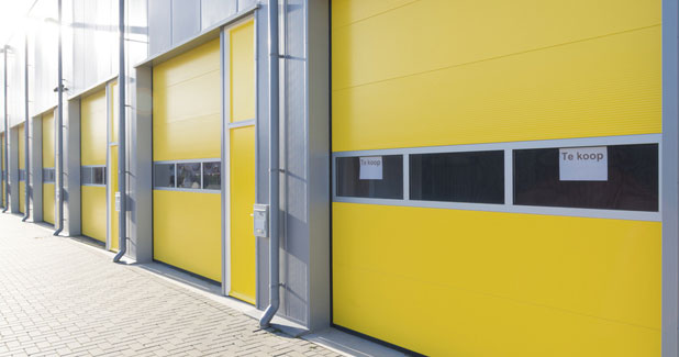 Commercial garage door